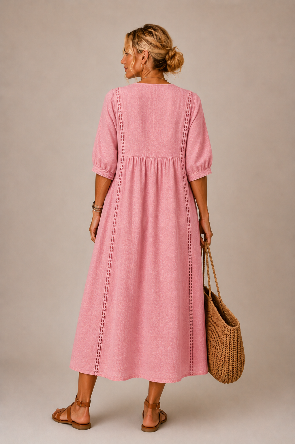 Soline – Vue de dos de la robe midi rose