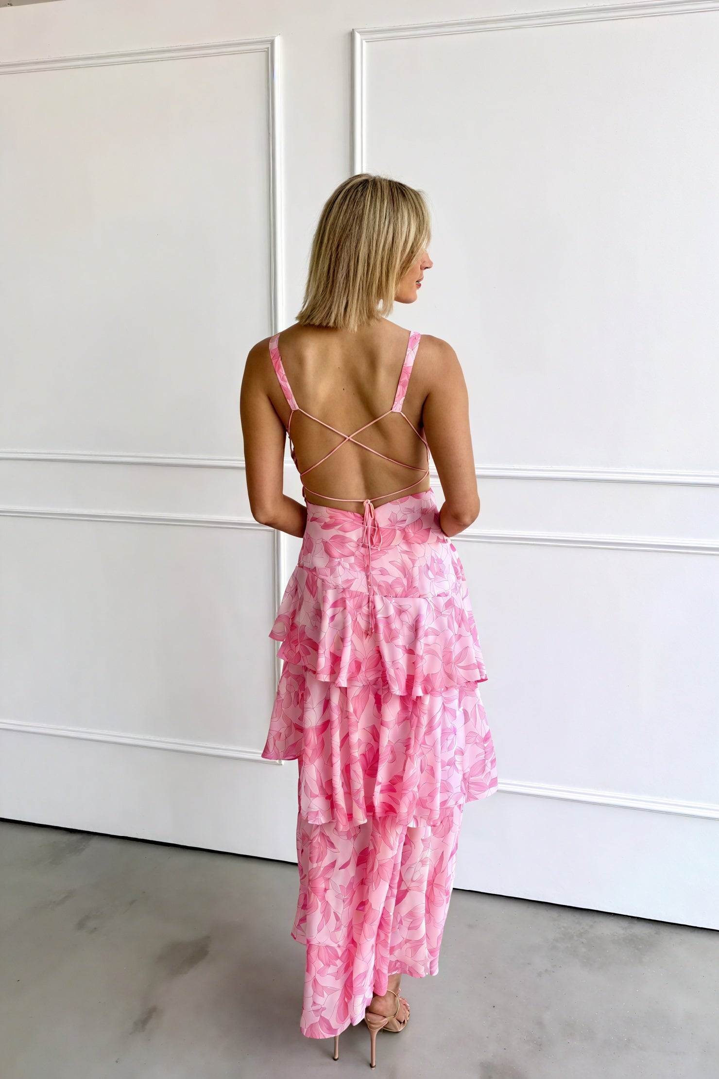 Adèle – Robe fleurie fluide à décolleté profond, image 15